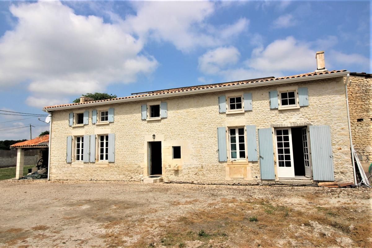 COGNAC - LONGERE - 7 pièces - 5 chambres - 243 m2