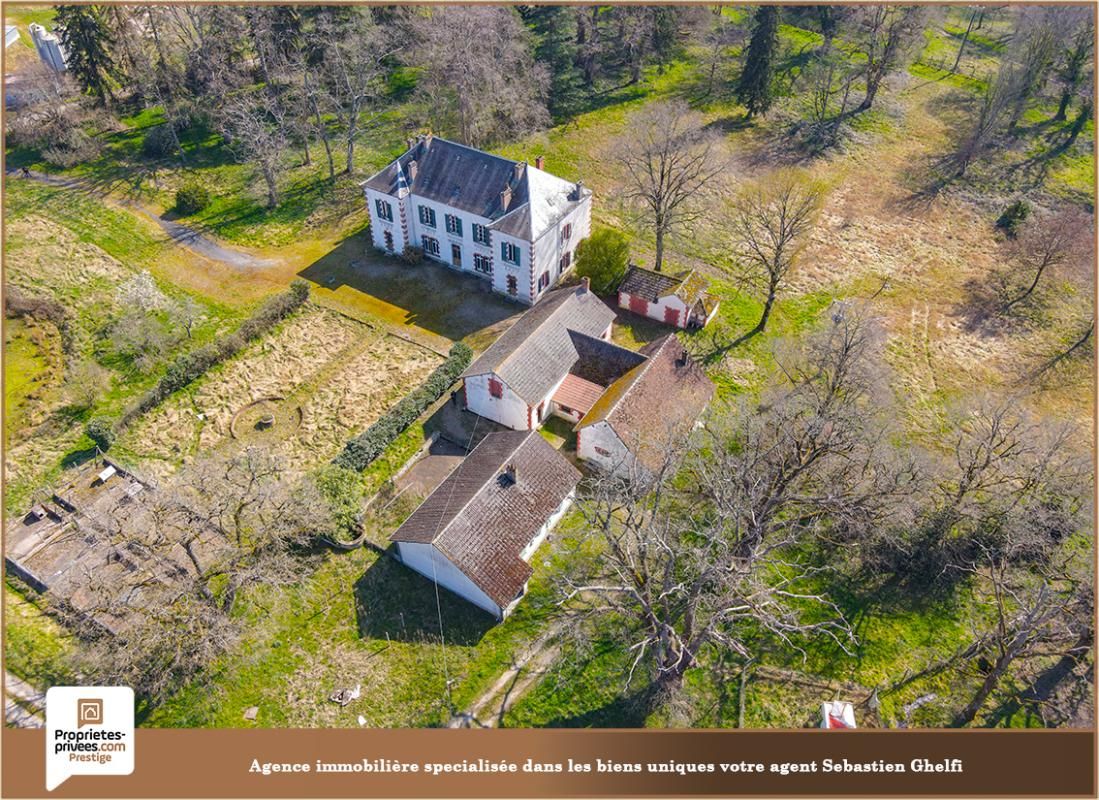 En Sologne, grande maison bourgeoise sur environ 2 hectares