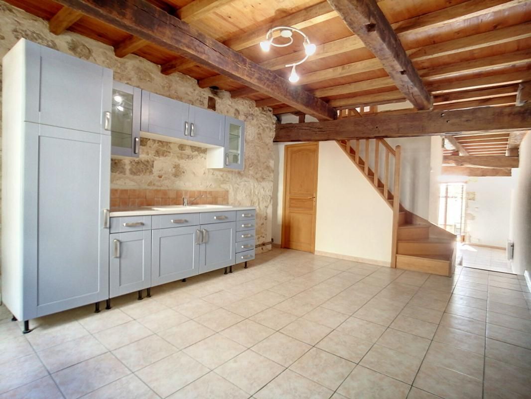 JOLIE MAISON DE VILLAGE -106 M2 - LAMONTJOIE