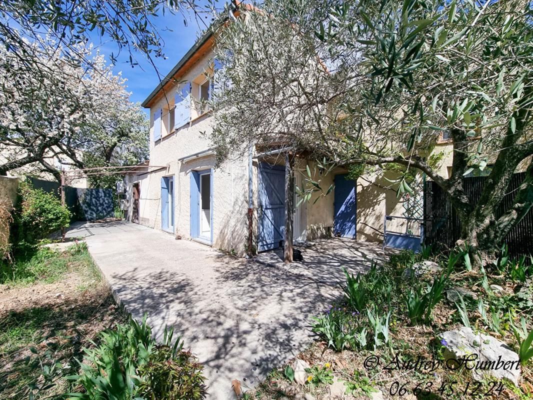 Manosque, en co-exclu, belle maison au calme avec jardinet et volumes