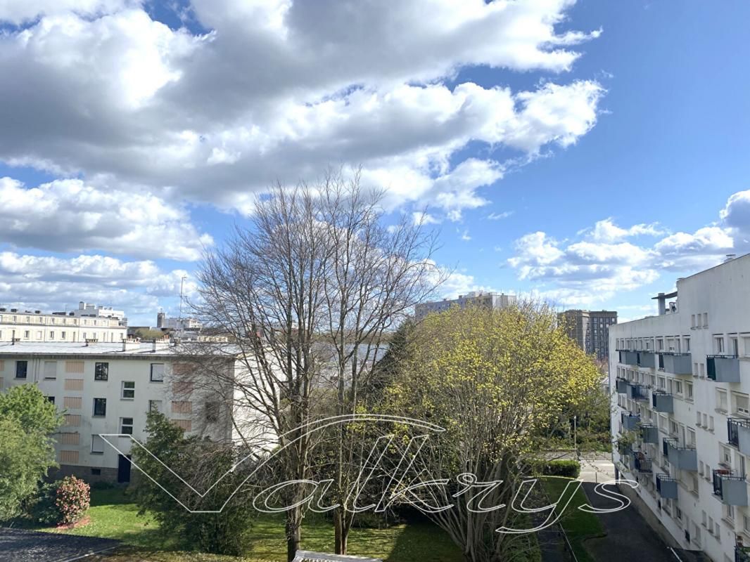 Studio 20m2 Plein Sud Gare de Lorient  - 66 000 euros