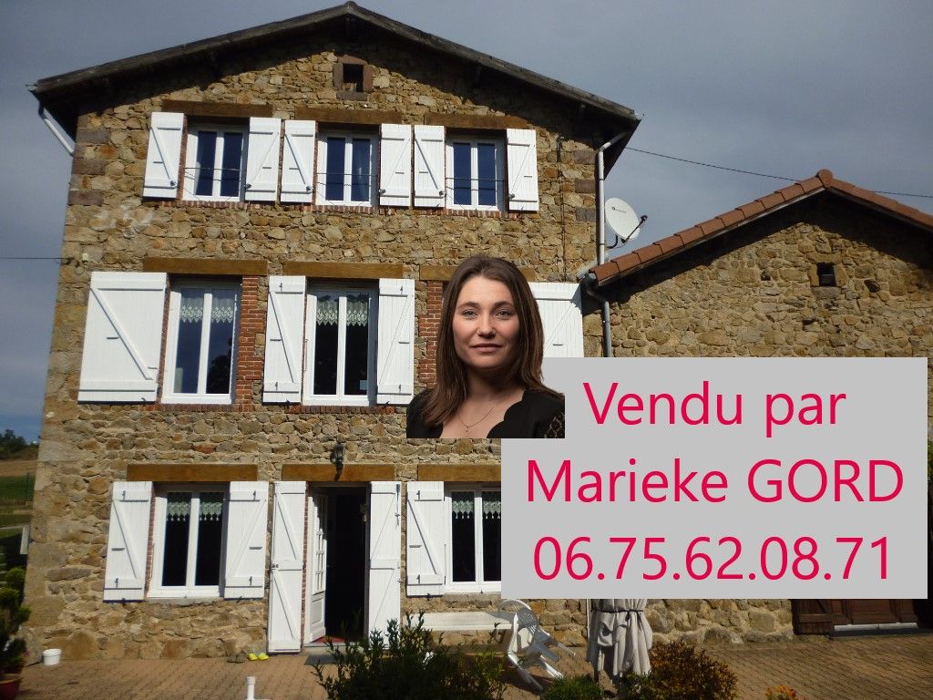Très belle ferme rénovée de 180 m², 4 chambres avec piscine et dépendances sur un terrain de 6838 m²