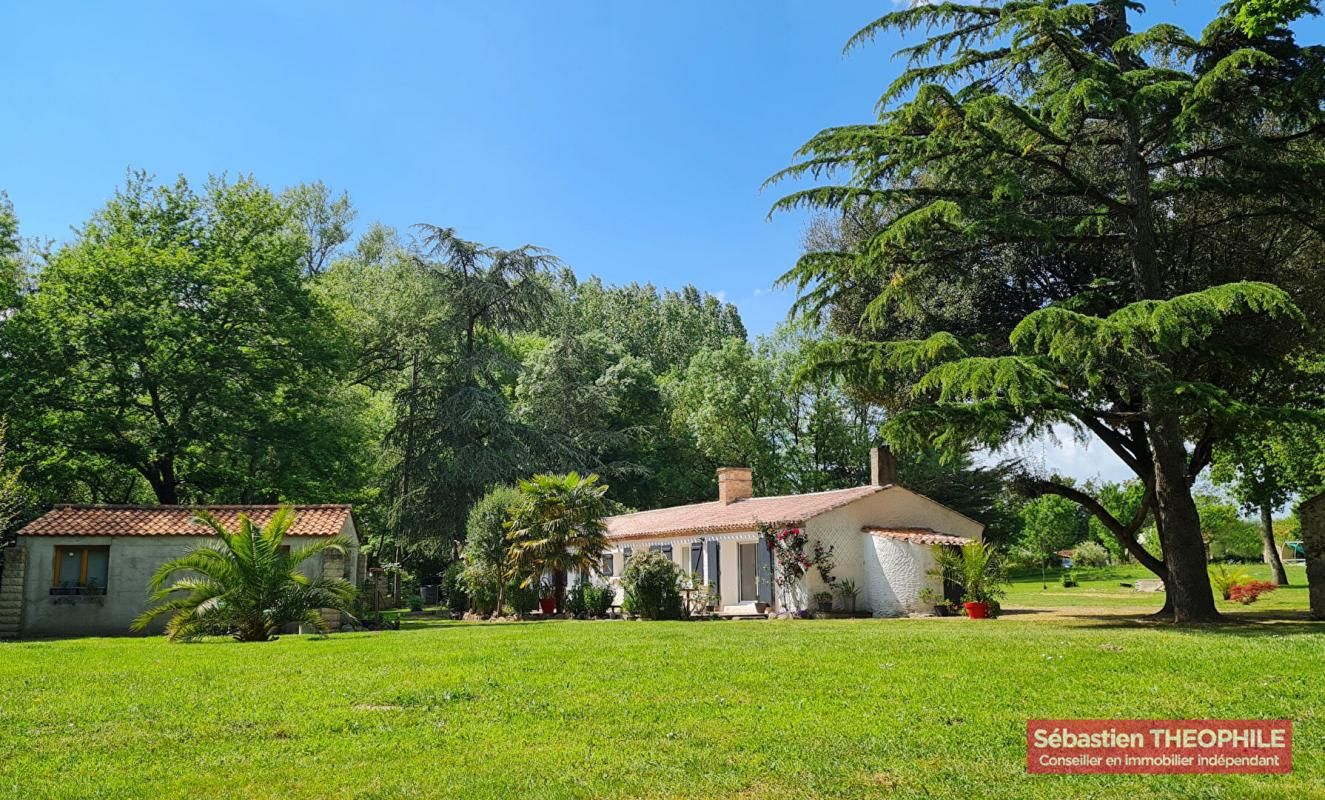 Maison Longère et son parc arboré