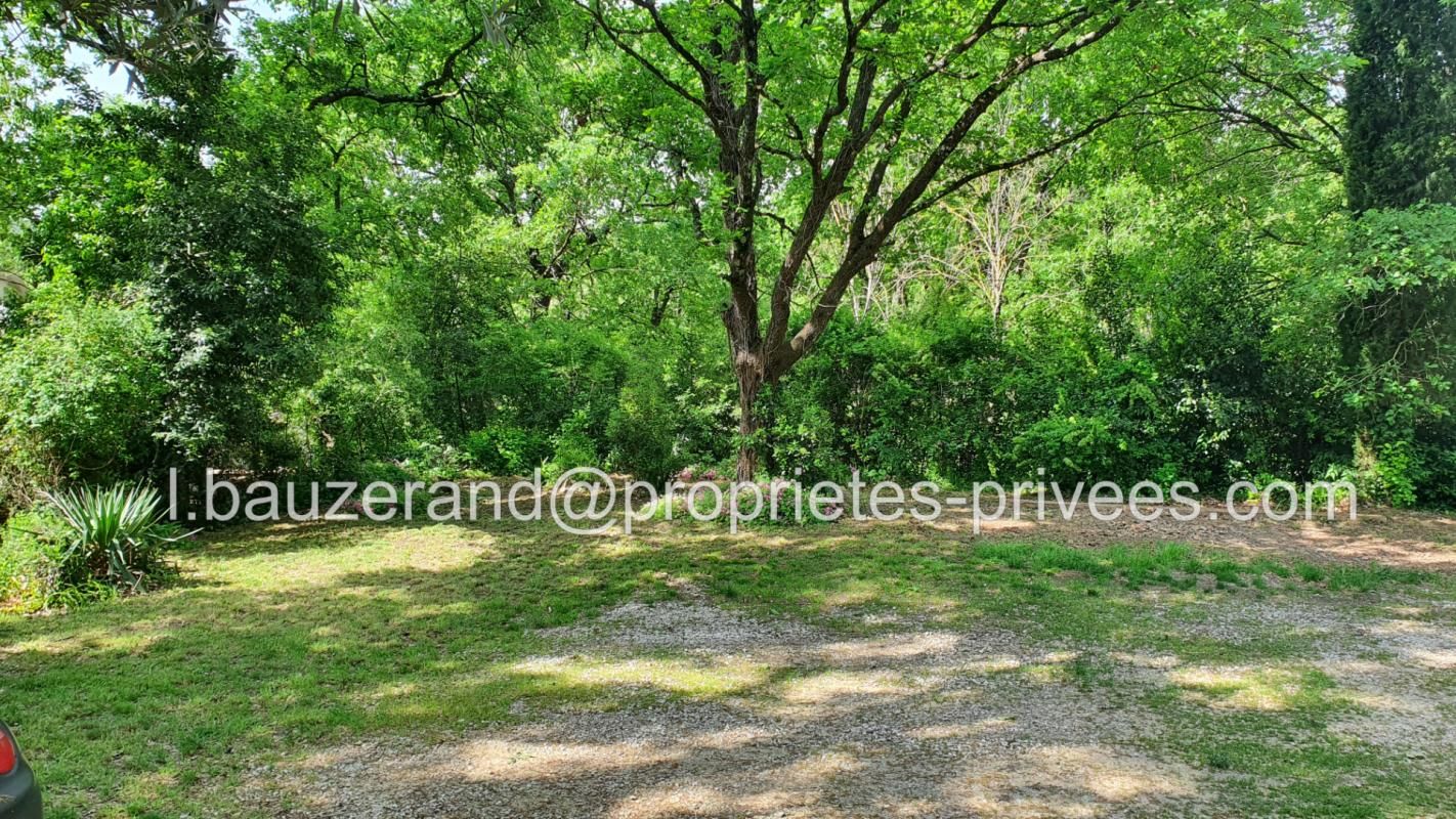 Terrain entre Uzès et Nîmes