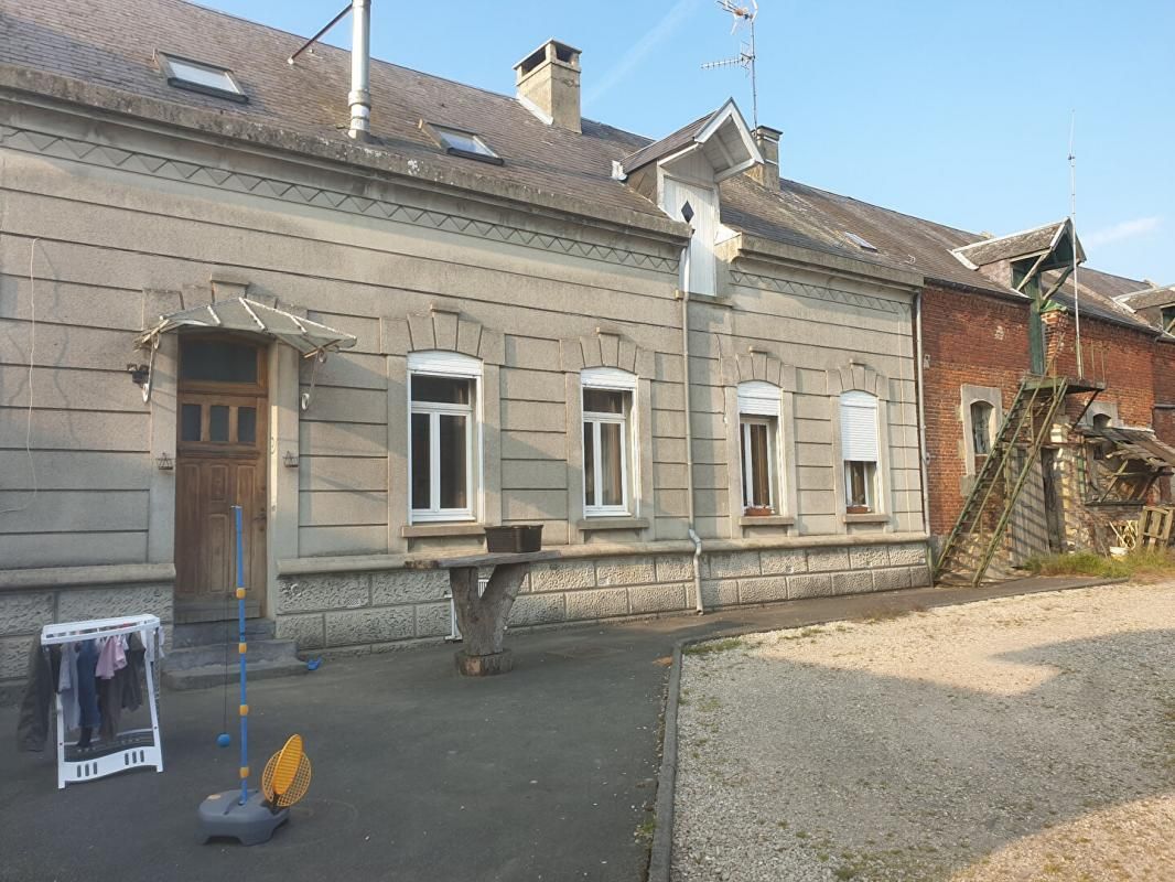 Corps de ferme et terrain constructible Caudry