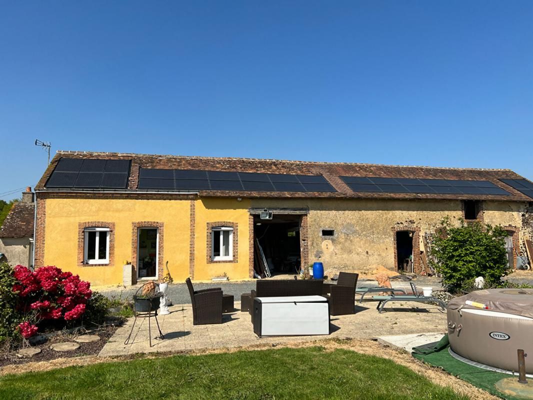 A NOUVEAU A LA VENTE SUITE RETRACTATION ! Longére 156m2 . Terrain : 4 hectares RARE !