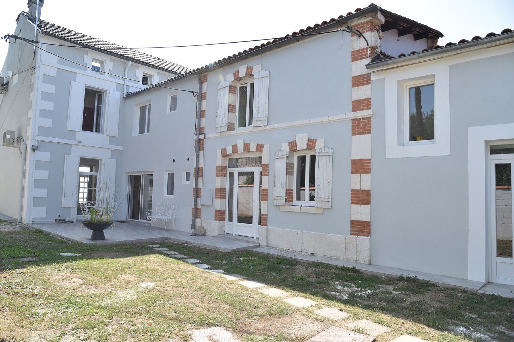 Ensemble immobilier Gond Pontouvre 300 m2