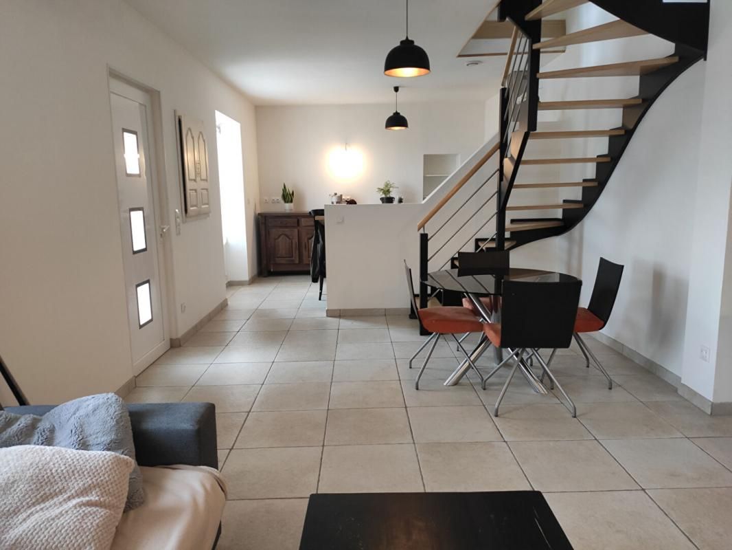 BAISSE DE PRIX Maison Guémené Sur Scorff refaite à neuf, grande pièce de vie, 4 chambres jardin
