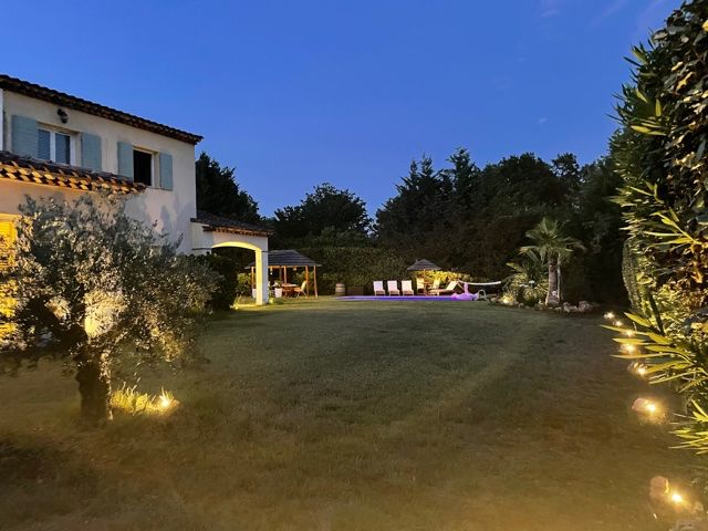 Villa 6 pièce(s) 160 m2