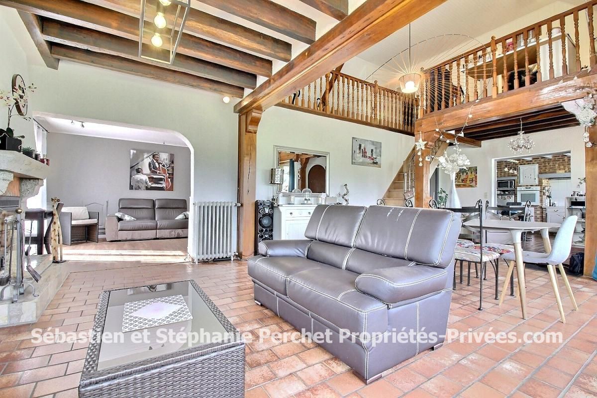 Maison 4 chambres sur 745 m2 de terrain