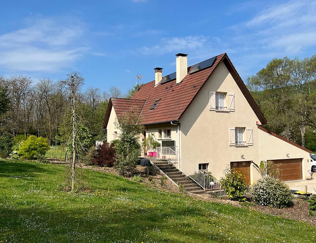 Maison Saint Victor Sur Ouche 6 pièces 138 m2 avec piscine et vue