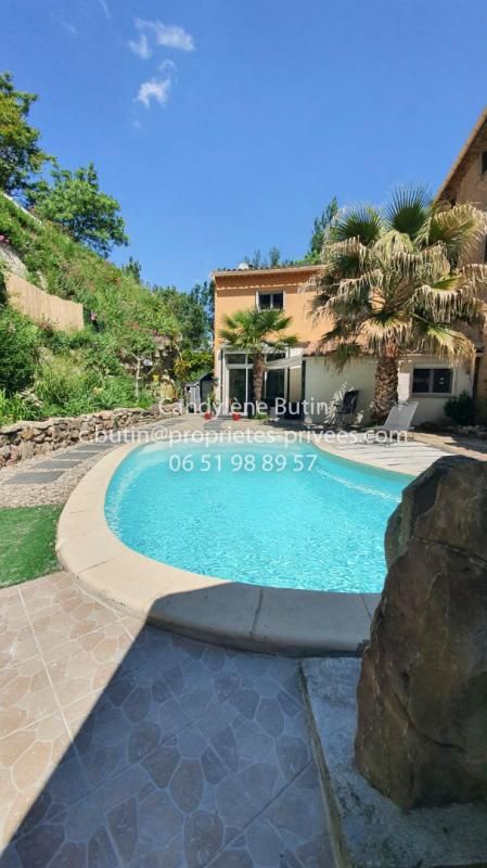 Maison atypique de 133 m² dans un cadre agréable avec piscine