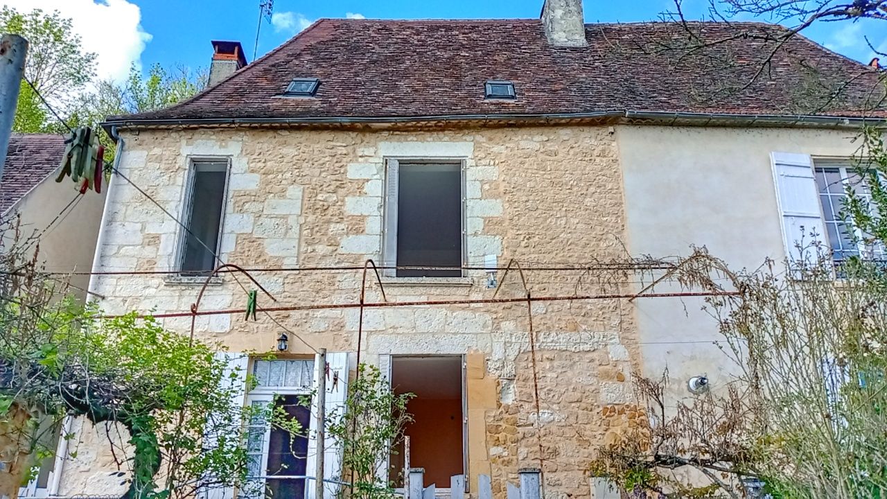 Maison en pierrre de village avec jardin, dependences et grand garage/ atelier proche de Lalinde