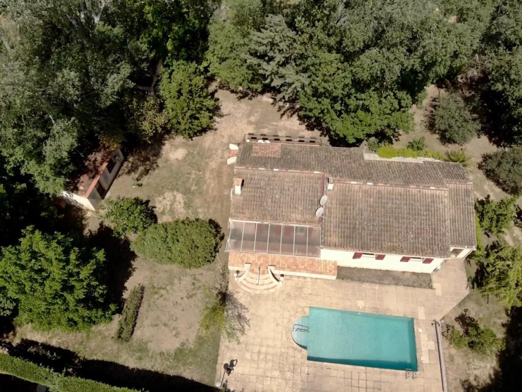 Villa Draguignan  83300  - 4 pièces - piscine - Terrain 2000m2