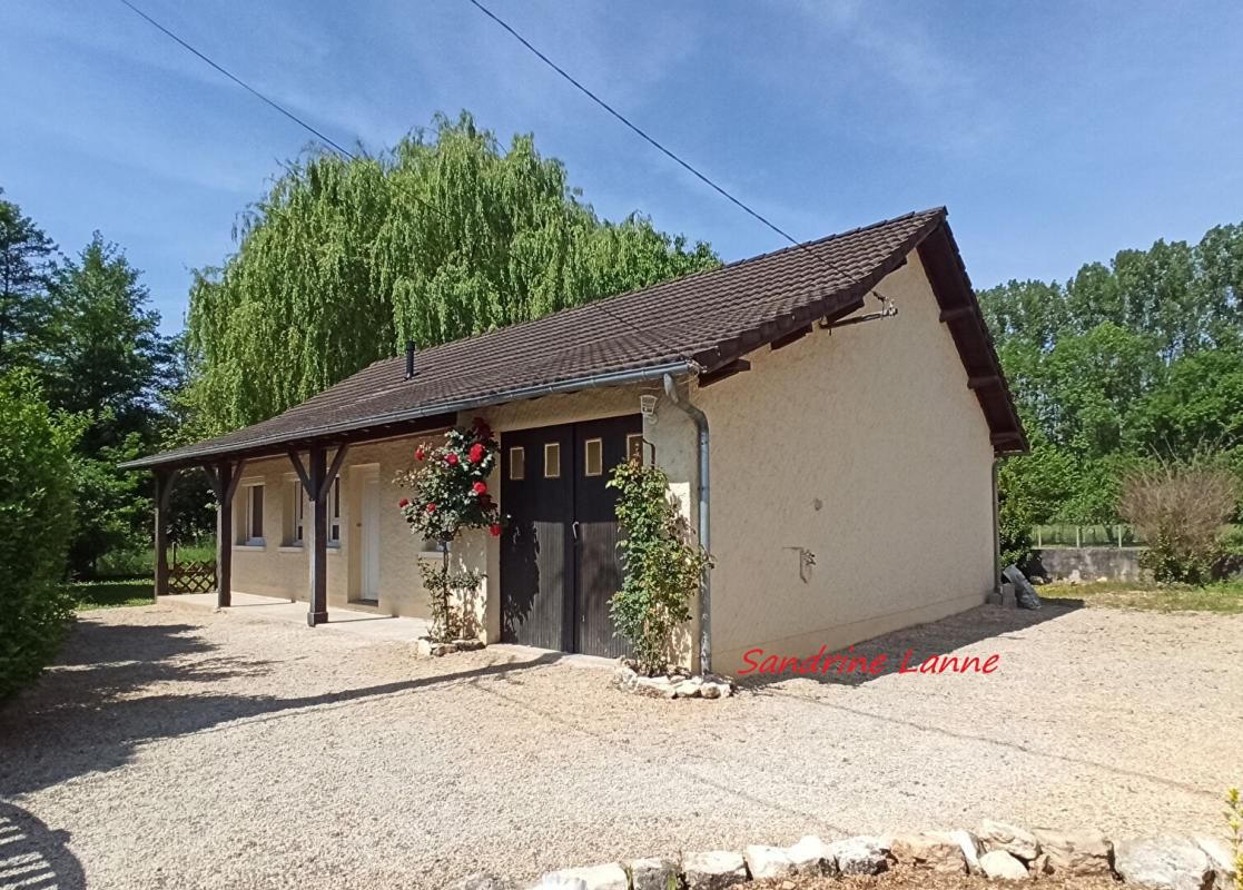 24570: LE LARDIN , maison de plain pieds prix 150 000 euros (HAI)