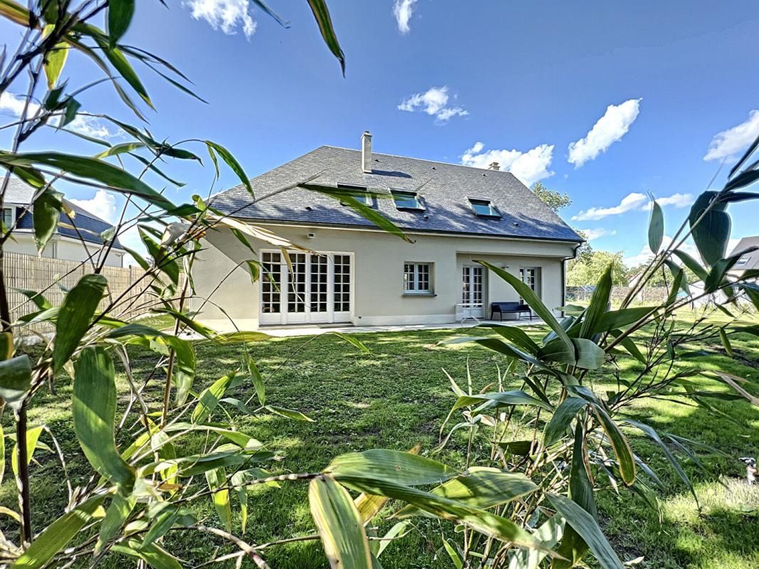 Maison 240m2 au sol avec double garage