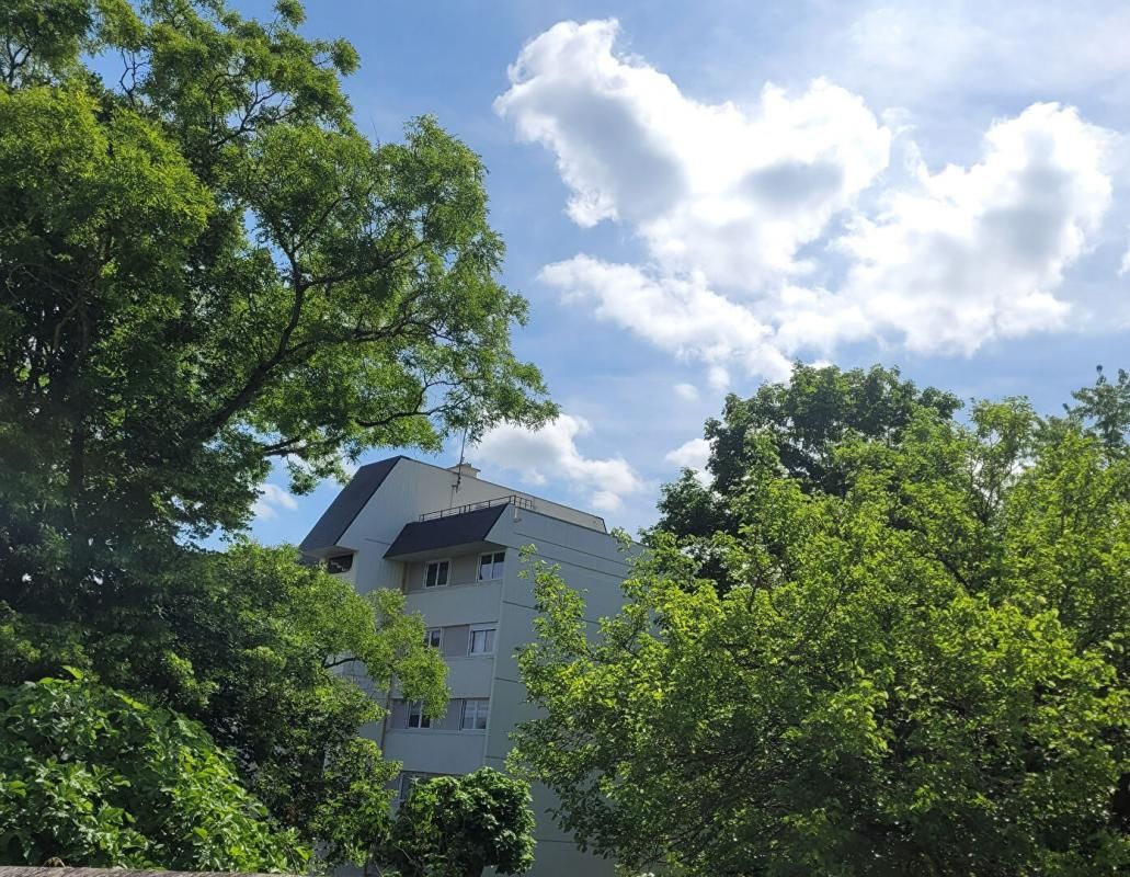 Appartement 4 pièces- 87,5 m² + Cave. Stationnement libre dans la résidence