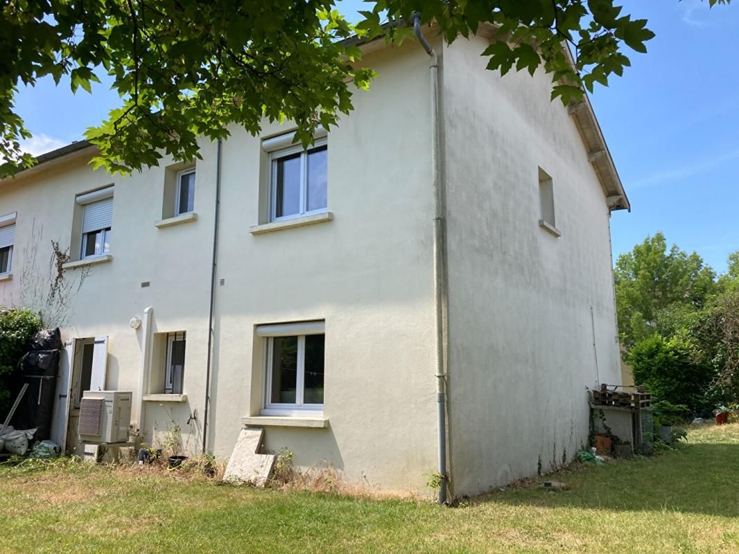 Maison à terminer T5 d'env. 95m² 3ch + bureau et garage fermé proche du Centre de COULOUNIEIX (24660)