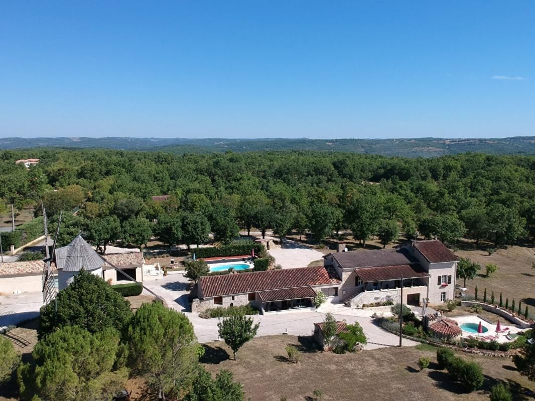 Propriété avec gîte et moulin aménagé