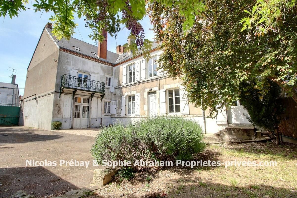 Maison en pierres de 7 pièces avec terrain