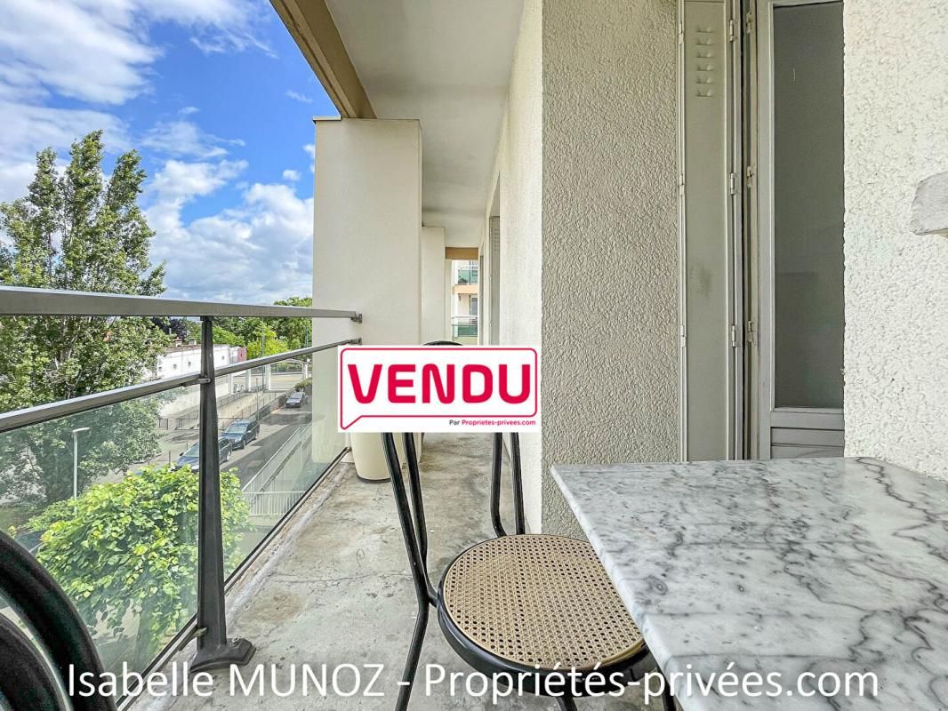 Quartier Cézeaux, Appartement F3 pièce(s) 76.3 m2 avec terrasse et parking