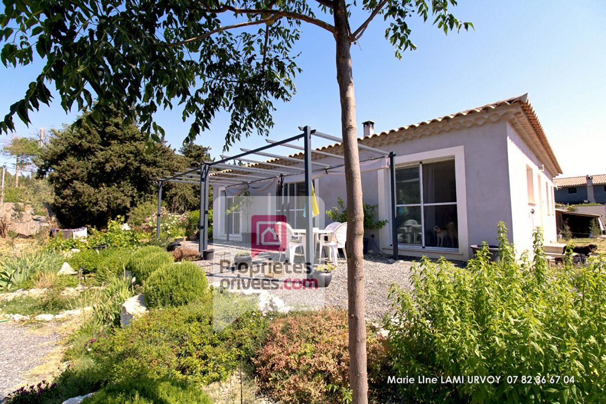 A VENDRE - Maison proche de Châteaurenard 13160 - 6 pièces - 135 m2 sur terrain environ 4000 m²
