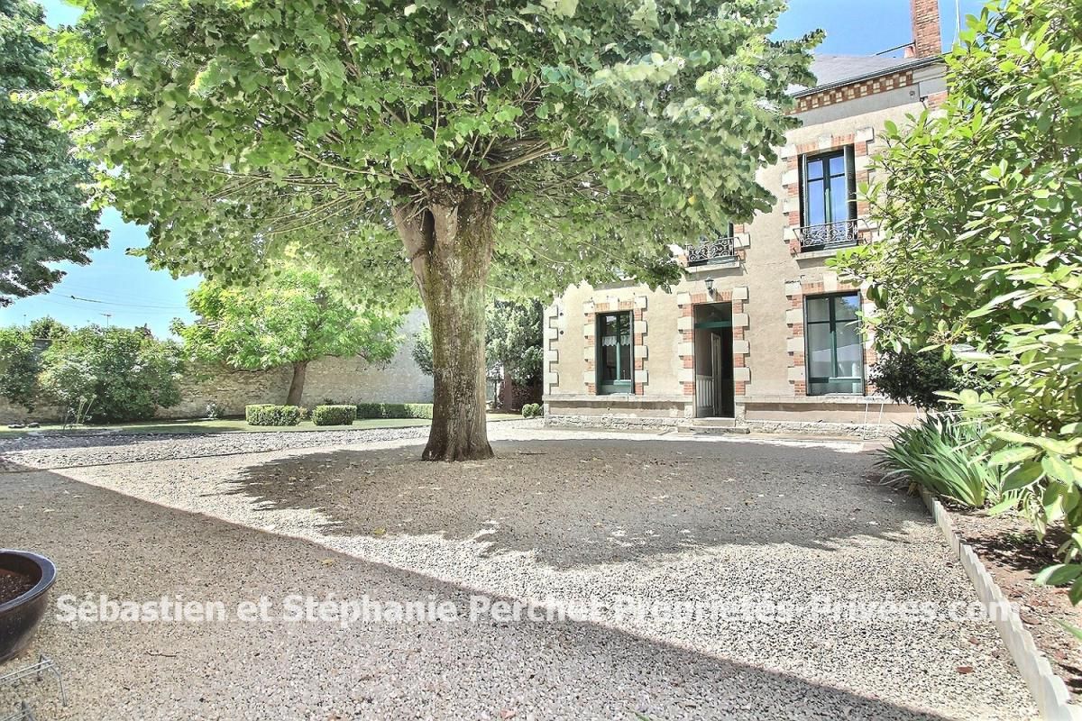 Maison de maître 5 chambres sur 2488 m2 de terrain