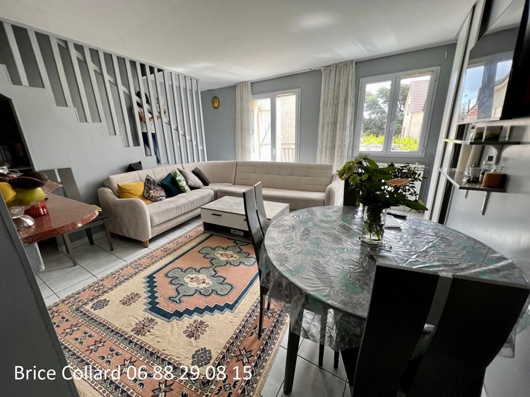 60180 VIEUX NOGENT Appartement duplex 2 chambres balcon parking