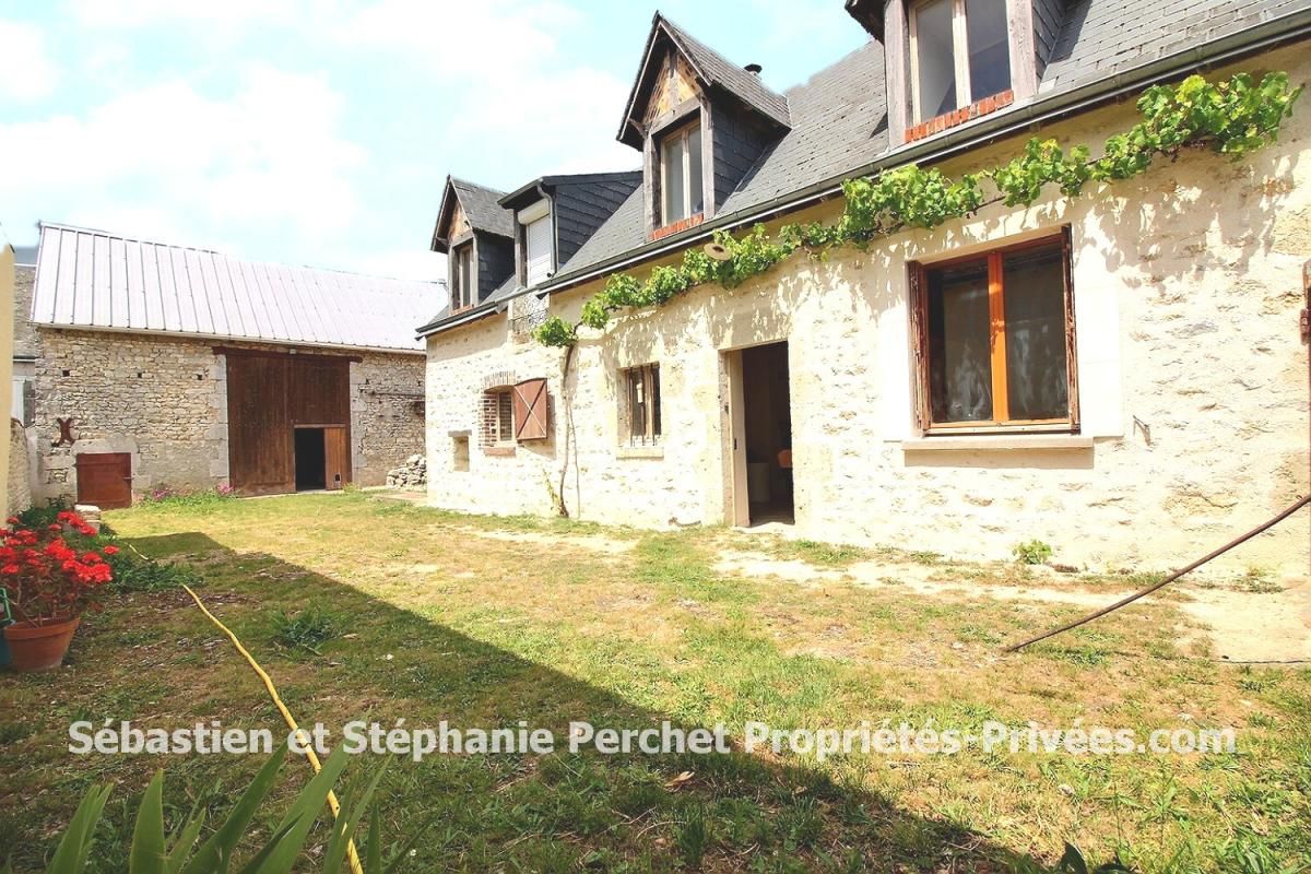 Longère rénovée avec grange sur un terrain de 1048 m2