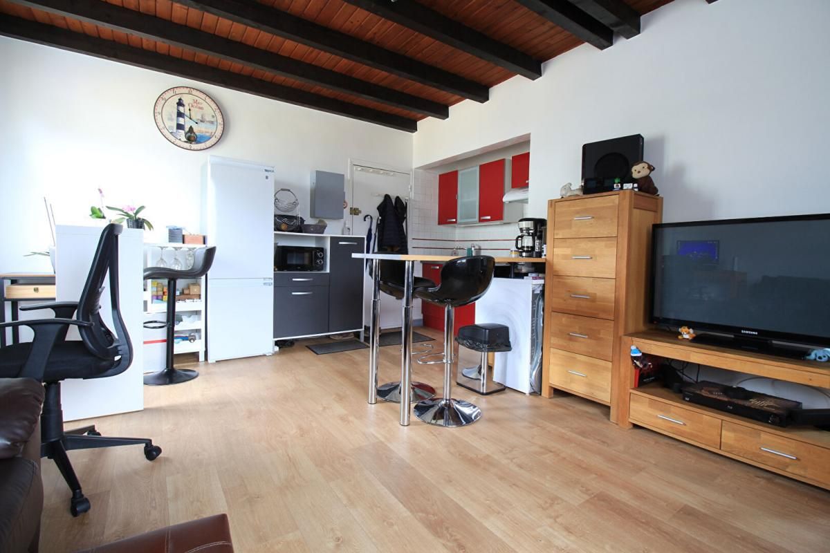 PASSY Appartement T2 33 m2 135 000 euros