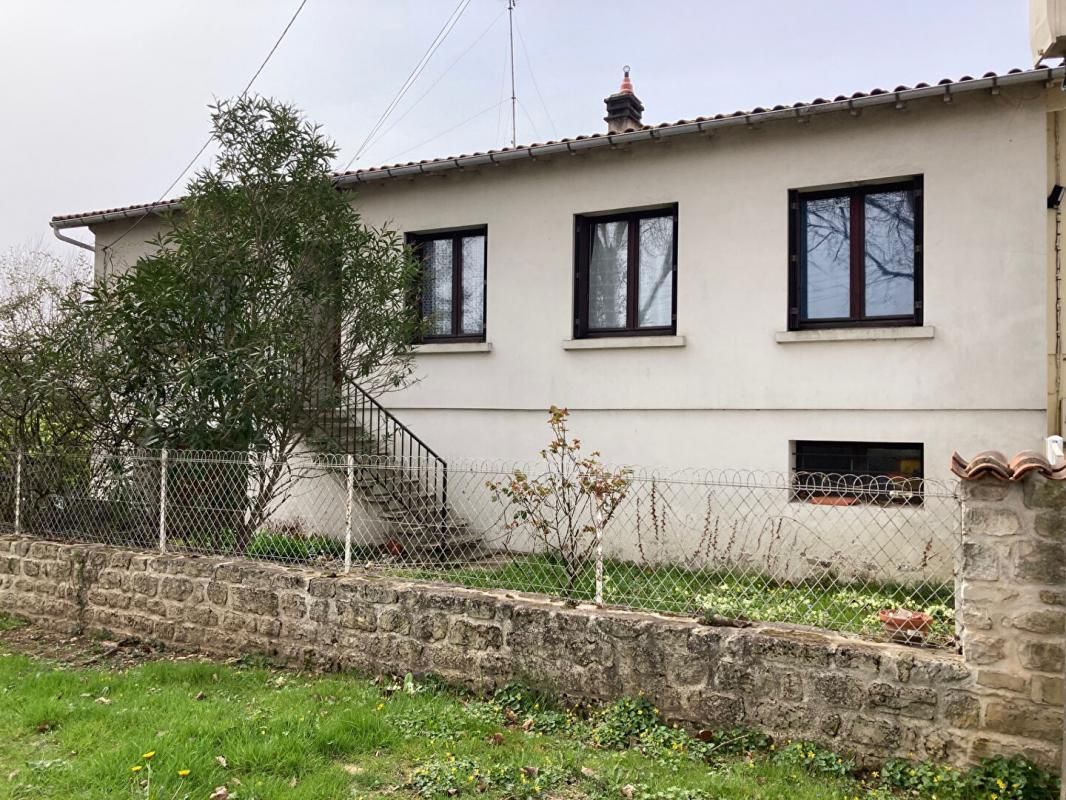 EXCLUSIVITE Maison  5 pièces 94 m2 à rénover SAINTES RIVE DROITE