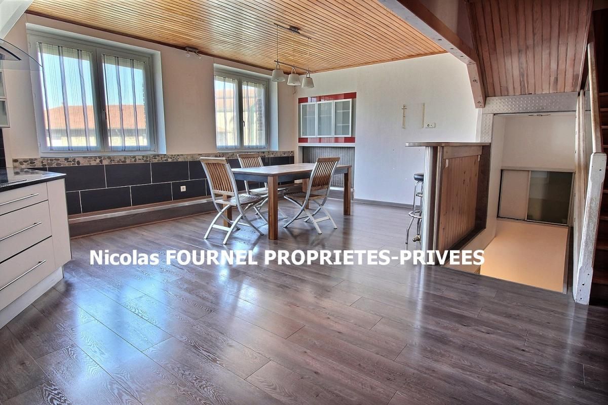 Jonzieux 42660 Maison de village 156m² et 100 m² de terrain 4 chambres, grand garage