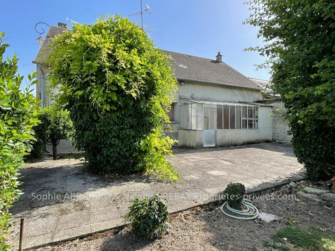 Maison rurale avec garage et jardin