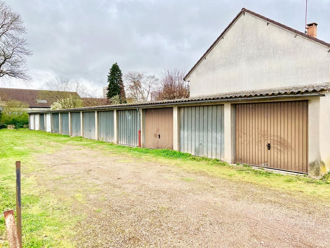 Lot de 13 Garages Nevers