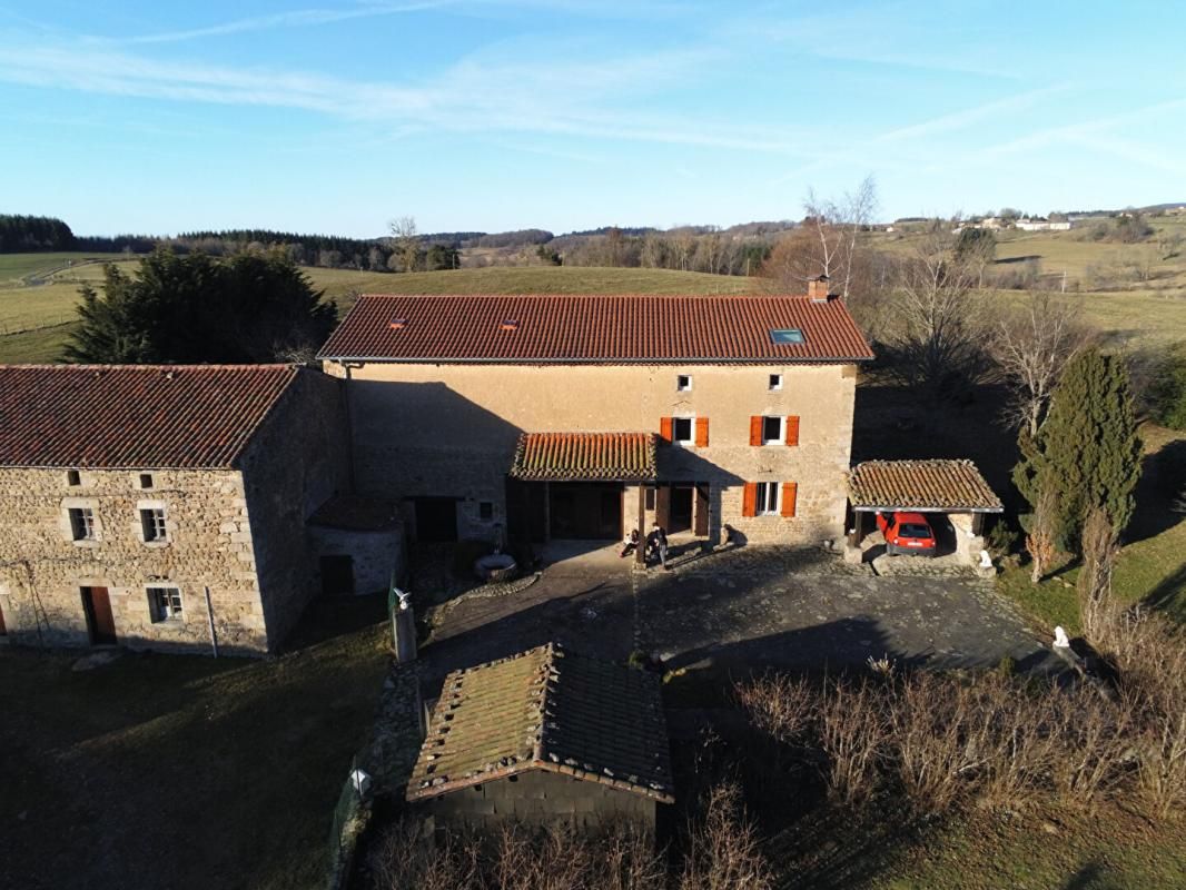 Ancienne ferme restaurée et son parc paysager