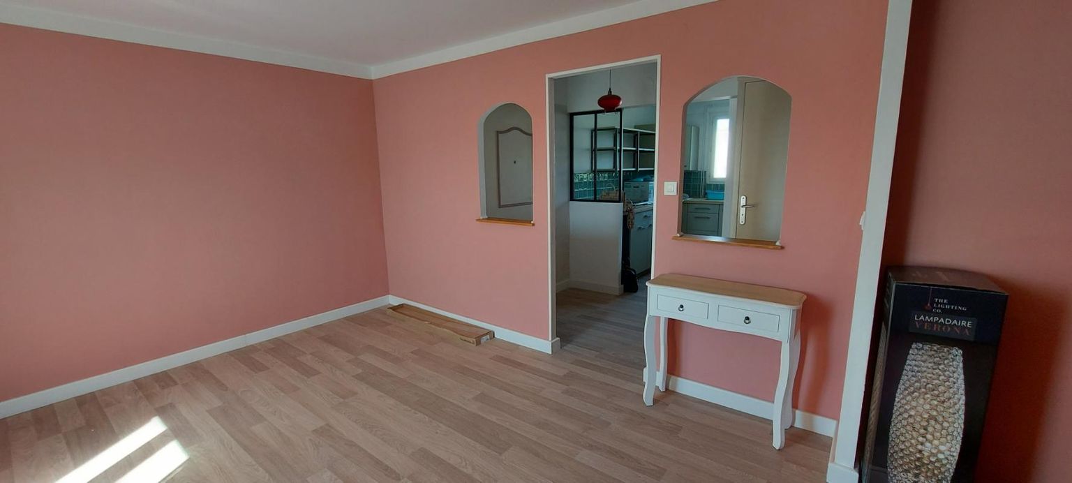 GARD.30.Nîmes. Appartement 3 pièces de 66 m²entièrement rénové