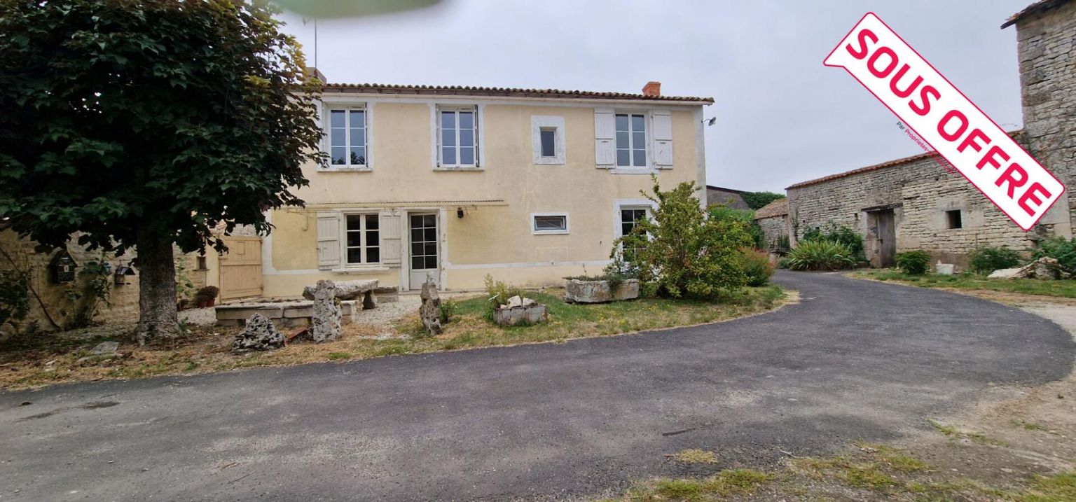 Valdelaume 79 Maison à rafraichir  5 pièces