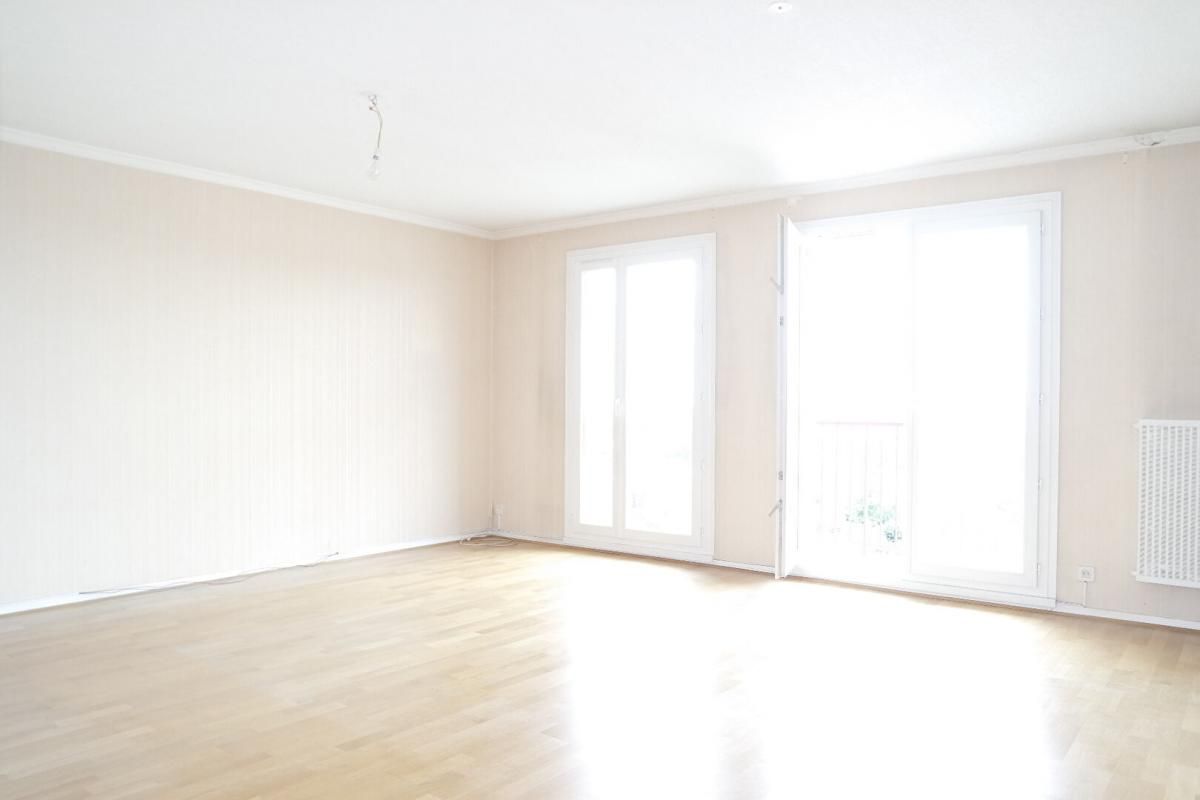 BOURGES APPARTEMENT 106M² 4 CHAMBRES BALCON GARAGE