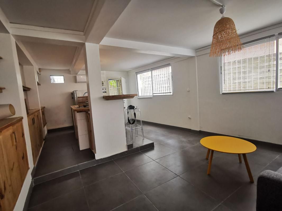 Appartement 2 pièce(s) 42.7 m2 + terrasse 28 m2