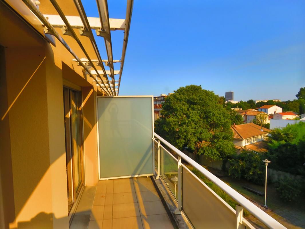 Appartement T2 libre de 45m² avec grande terrasse bien orientée