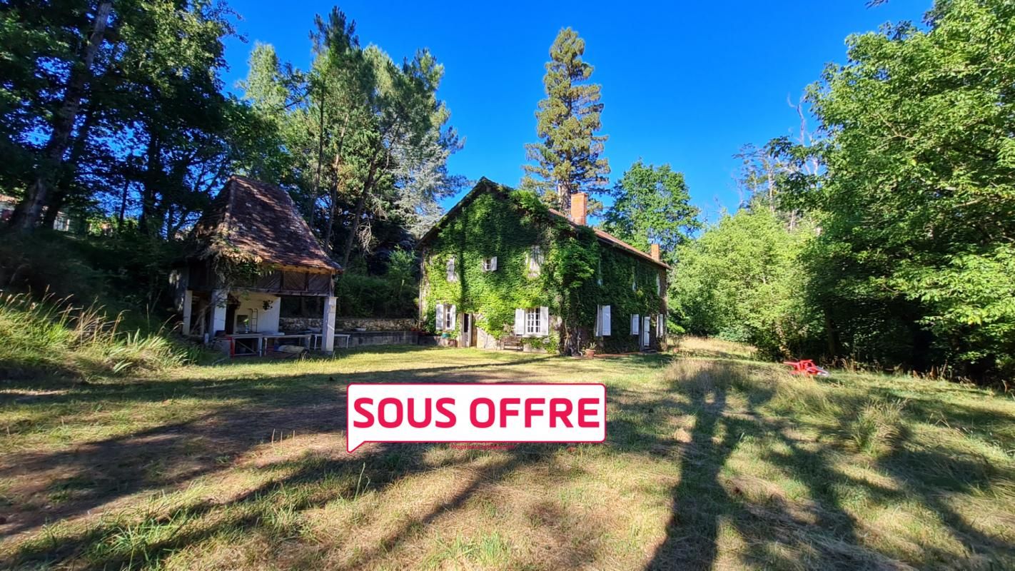 Maison  de campagne  12 pièces à 10 mns  de Bergerac  sur 1ha7  de terrain