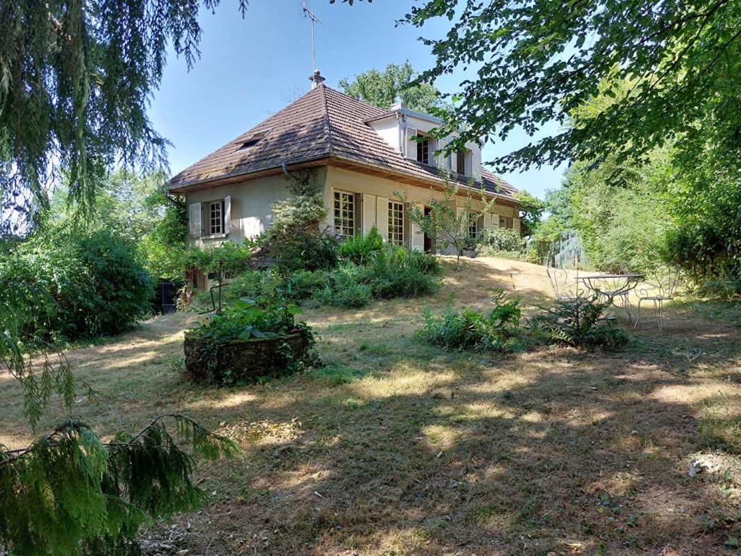 Maison Vauvillers 9 pièce(s) 130 m2 terrain10 000 m² piscine