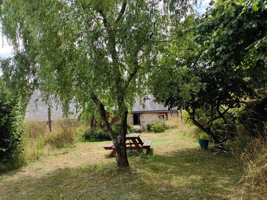 Maison de charme au calme, jardin arboré proche commodités