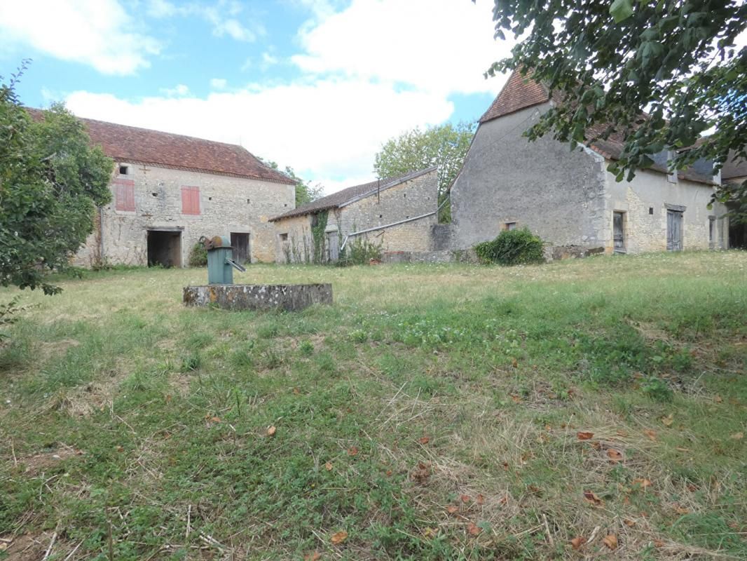 Deux maisons / grange / dépendances / terrain 3145m²