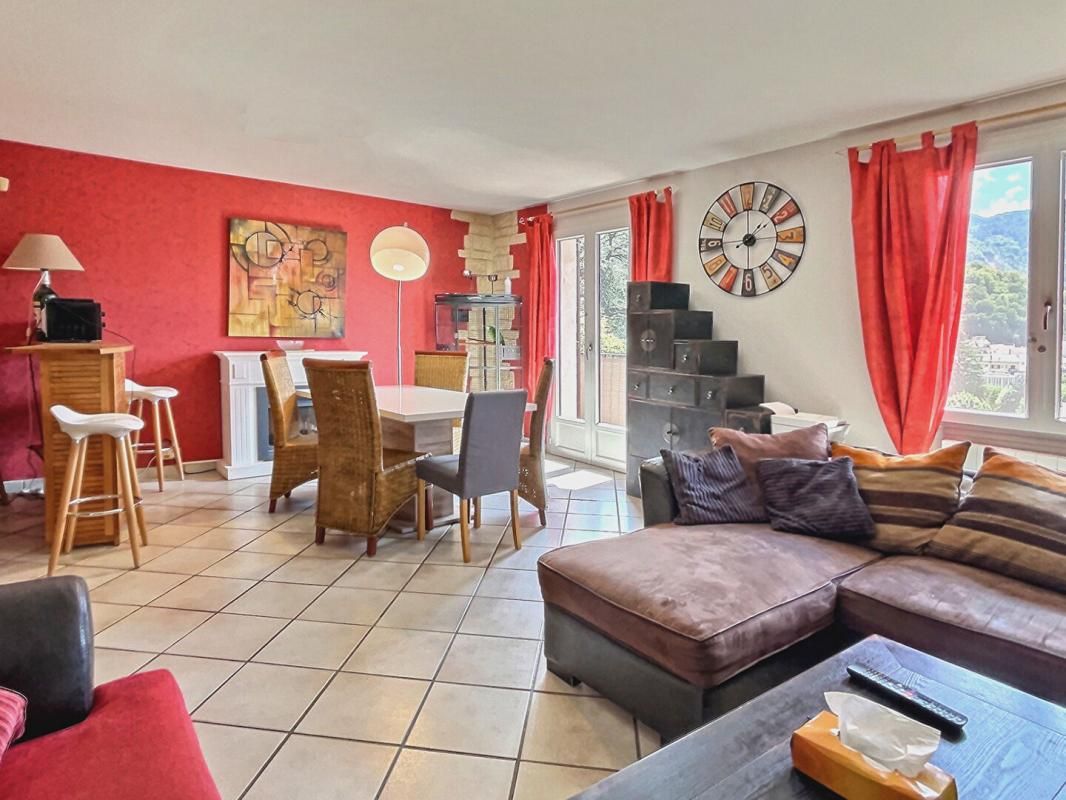Appartement  sans travaux 4 chambres 121 m2 avec garage Digne-les-Bains 04000