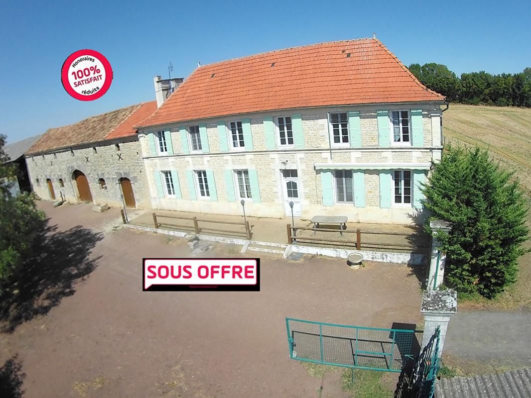 Maison Aigre 9 pièce(s) 187 m2