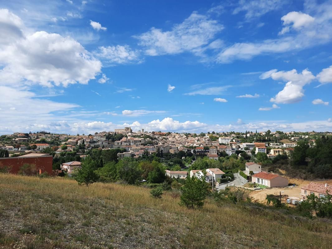 Terrain constructible de 2 331 m²