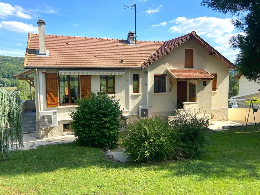 ROMENY-SUR-MARNE - MAISON 7 Pièces - 218.800 Euros - 114 m2