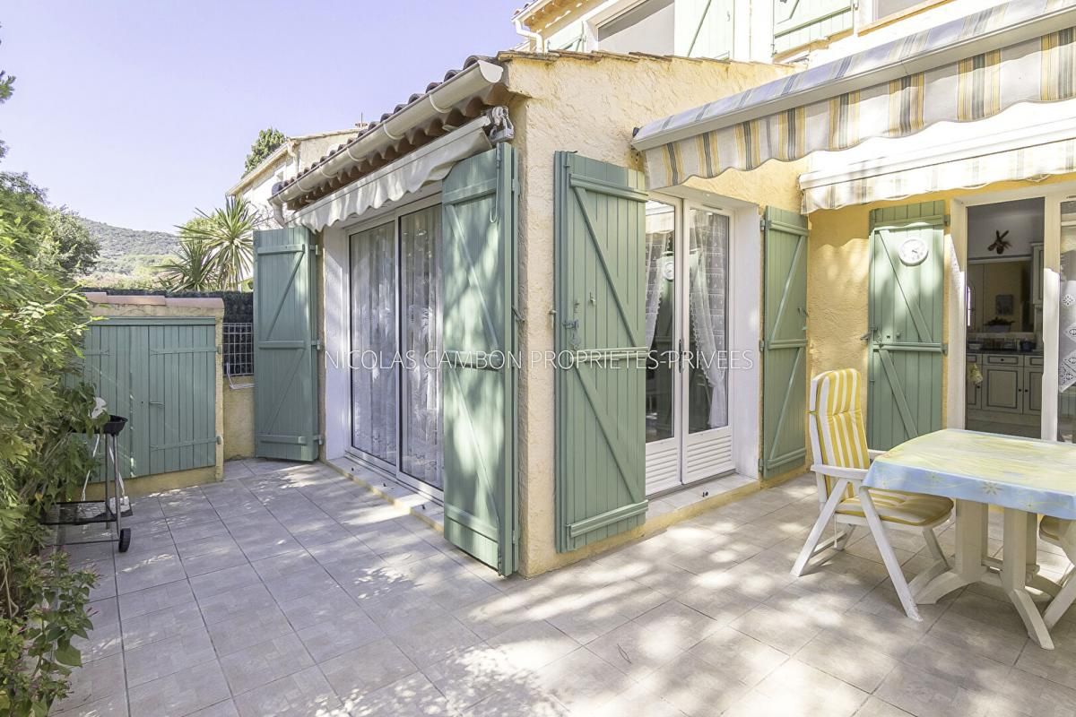 Maison à Hyères, 81m2, quartier Beauvallon, , 5 pièces, 3 chambres, 1 bureau, terrasse et garage - 389000 euros