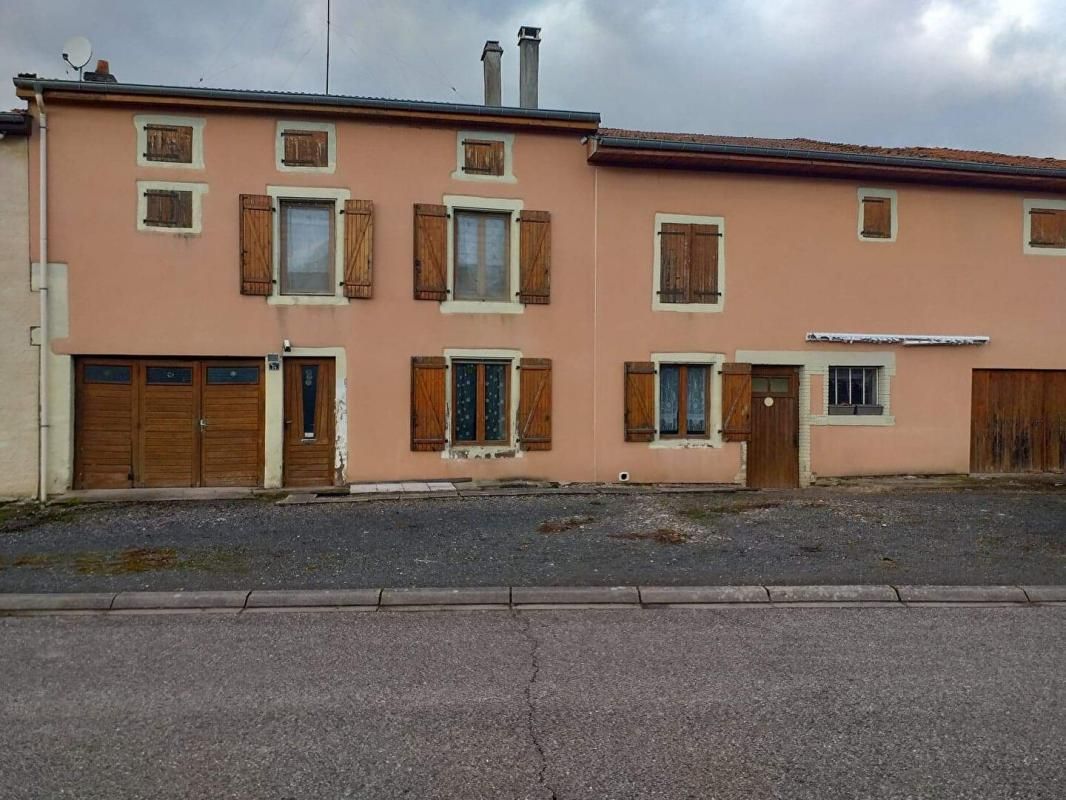 En exclusivité Ferme dans petit village